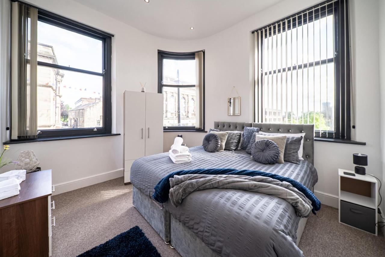 Cozy 1-Bedroom Apartment In The Heart Of Barnsley Town Centre Exterior photo