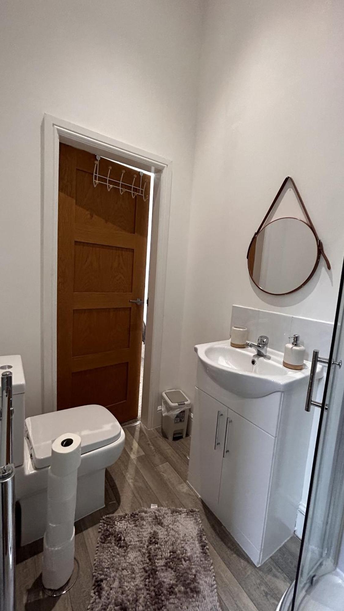 Cozy 1-Bedroom Apartment In The Heart Of Barnsley Town Centre Exterior photo